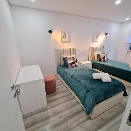 S. Soares T3 Apartment Setubal
